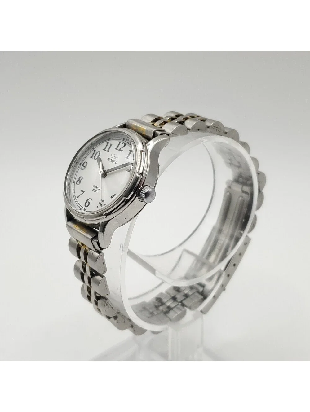 1999 Timex Indiglo Quartz Womens Watch 24mm Silver Tone  New Battery